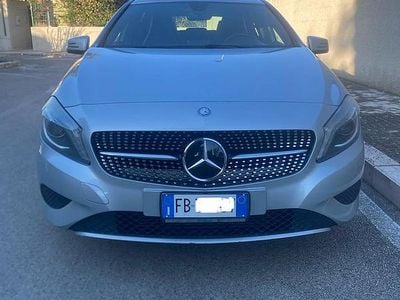 Usata Mercedes A180 110 CV (80 kW) 2015 Grigio Berlina