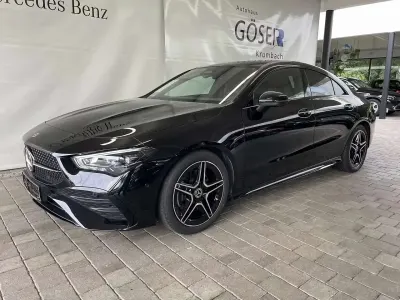 Usata Mercedes CLA220 Business 190 CV (139 kW) 2024 Kosmosschwarz Berlina