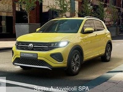 Usata VW T-Cross R-line 116 CV (85 kW) 2024 Grigio SUV