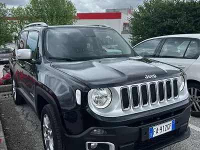 Usata Jeep Renegade Limited 140 CV (102 kW) 2015 Nero SUV