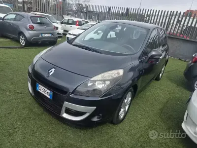 Usata Renault Scénic 110 CV (80 kW) 2010 Nero Monovolume