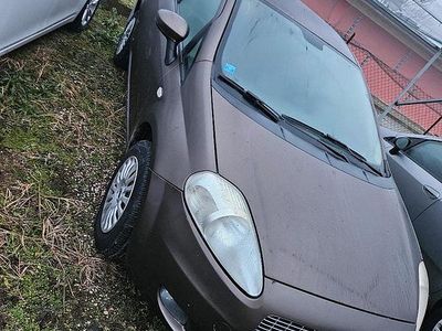 Usata Fiat Grande Punto 77 CV (56 kW) 2009 Marrone Utilitaria