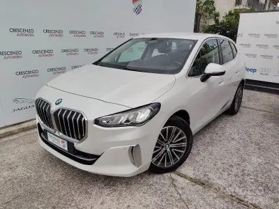 Gebraucht BMW 218 Active Tourer Luxury Line 150 PS (110 kW) 2023 Weiß Van / Kleinbus