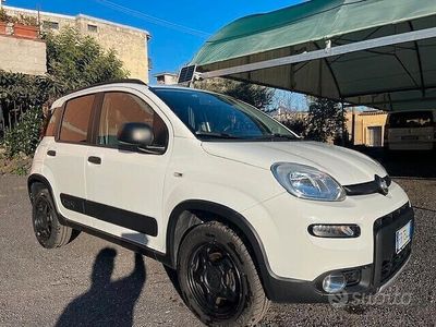 Usata Fiat Panda 4x4 S 95 CV (69 kW) 2018 Bianco Utilitaria