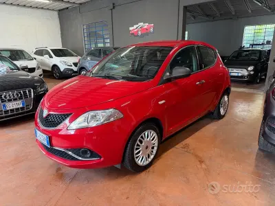 Usata Lancia Ypsilon S 86 CV (63 kW) 2016 Rosso Utilitaria