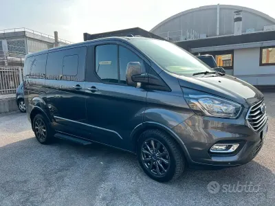Usata Ford Tourneo Custom 131 CV (96 kW) 2021 Grigio Furgone