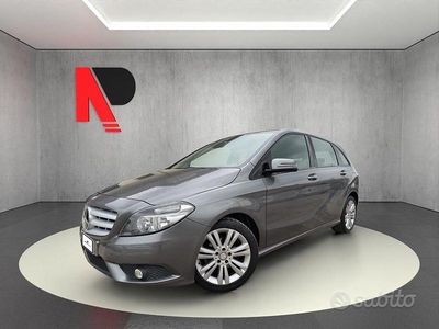 Gebraucht Mercedes B180 Executive 109 PS (80 kW) 2014 Grau Van / Kleinbus