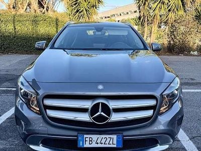 Usata Mercedes GLA180 109 CV (80 kW) 2015 Grigio SUV