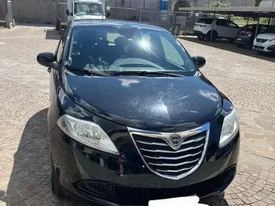 Usata Lancia Ypsilon Silver 69 CV (50 kW) 2012 Utilitaria