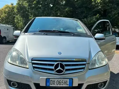 Usata Mercedes A180 109 CV (80 kW) 2009 Grigio Berlina