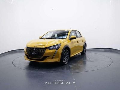 Usata Peugeot 208 Active 56 kW (77 CV) 2021 Giallo faro Utilitaria