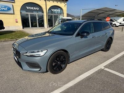Usata Volvo V60 Business Edition 197 CV (144 kW) 2021 Grigio Station wagon