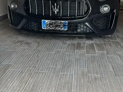 Usata Maserati Levante 350 CV (257 kW) 2019 Nero SUV