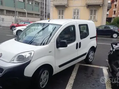 Begagnad Fiat Fiorino 80 HK (58 kW) 2018 Vit Minibuss