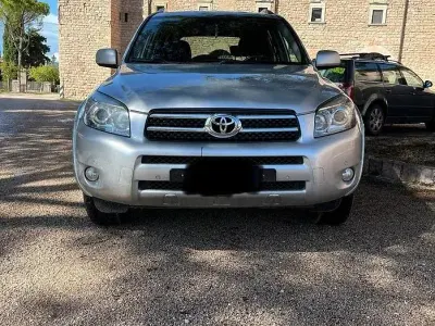 Usata Toyota RAV4 177 CV (130 kW) 2006 SUV