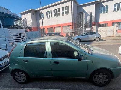 Usata Fiat Punto 80 CV (58 kW) 2001 Verde Utilitaria
