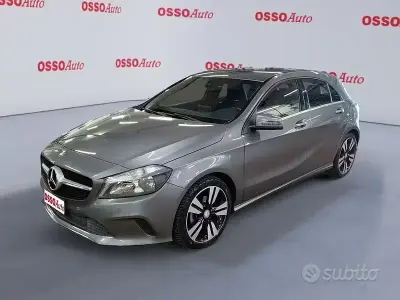 Usata Mercedes A180 109 CV (80 kW) 2016 Grigio Utilitaria