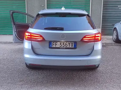 Usata Opel Astra 136 CV (100 kW) 2016 Blu/azzurro Station wagon