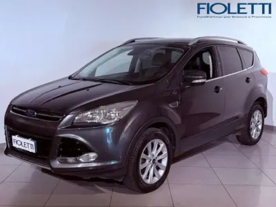 Usata Ford Kuga Titanium 120 CV (88 kW) 2016 Grigio SUV