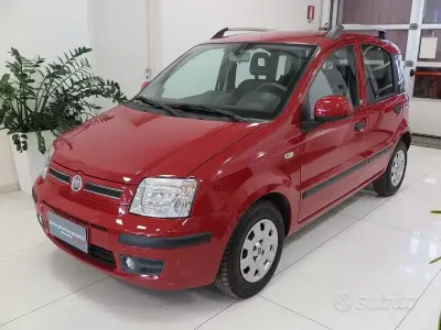 Usata Fiat Panda Dynamic 69 CV (50 kW) 2011 Rosso Utilitaria