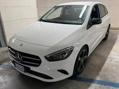 Usata Mercedes B200 150 CV (110 kW) 2021 Bianco Utilitaria