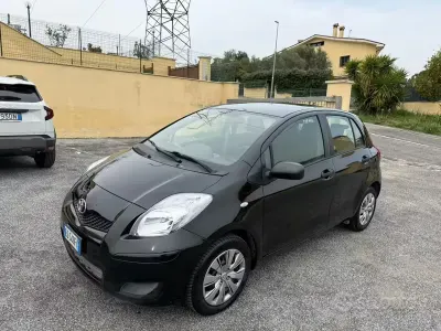 Usata Toyota Yaris Sol 69 CV (50 kW) 2009 Nero Utilitaria