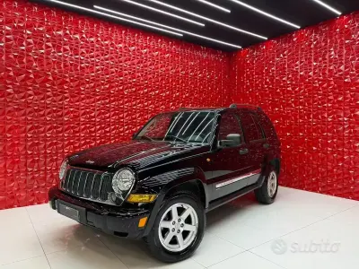 Usata Jeep Cherokee Sport 150 CV (110 kW) 2006 Nero SUV