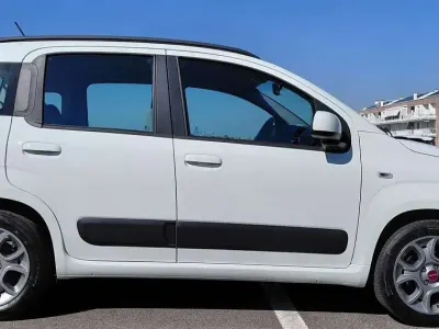 Usata Fiat Panda Lounge 69 CV (50 kW) 2016 Bianco Utilitaria