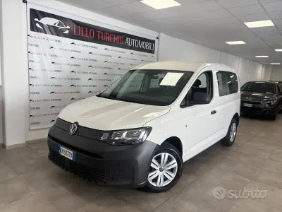 Begagnad VW Caddy Business+ 102 HK (75 kW) 2023 Vit Minibuss