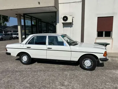 Usata Mercedes 240 1981 Bianco Berlina