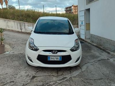 Usata Hyundai ix20 90 CV (66 kW) 2012 Argento Utilitaria