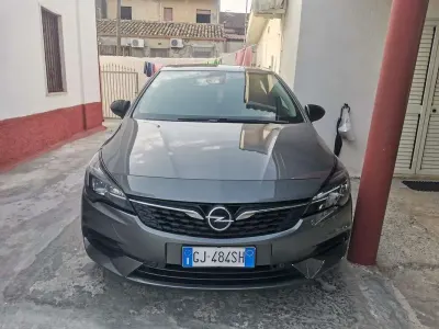Usata Opel Astra Business Elegance 122 CV (89 kW) 2022 Utilitaria