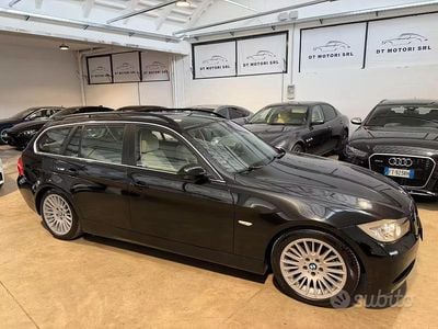 Usata BMW 325 Efficient Dynamics 218 CV (160 kW) 2005 Nero Station wagon
