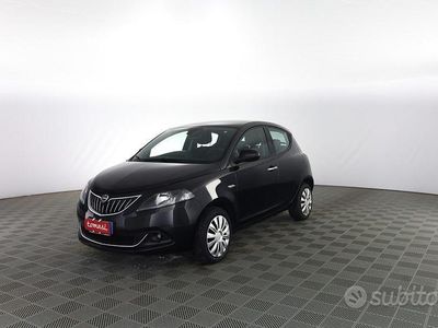 Usata Lancia Ypsilon Gold 69 CV (50 kW) 2022 Nero vulcano Utilitaria