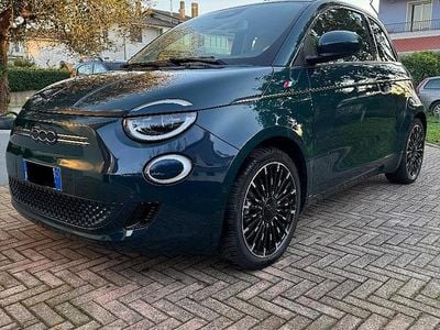 Second-hand Fiat 500e La Prima 42 kW (58 CP) 2022 Verde Berlinǎ