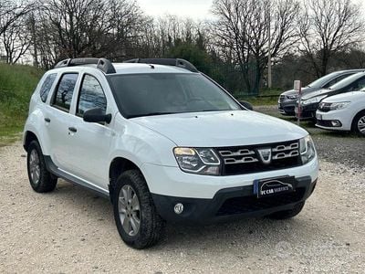 Usata Dacia Duster Lauréate 115 CV (84 kW) 2017 Bianco SUV