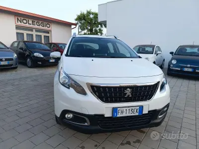 Usata Peugeot 2008 S 120 CV (88 kW) 2017 Bianco SUV