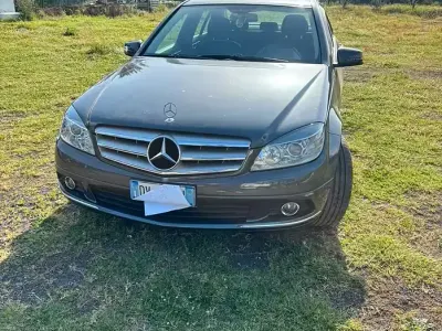 Usata Mercedes C220 150 CV (110 kW) 2008 Grigio Berlina