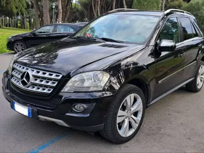 Usata Mercedes ML320 Sport Edition 224 CV (164 kW) 2009 Nero SUV