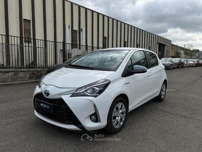 Usata Toyota Yaris Hybrid Business Edition 73 CV (53 kW) 2020 Bianco Berlina