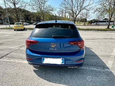 Usata VW Polo R-line 110 CV (80 kW) 2023 Blu Utilitaria