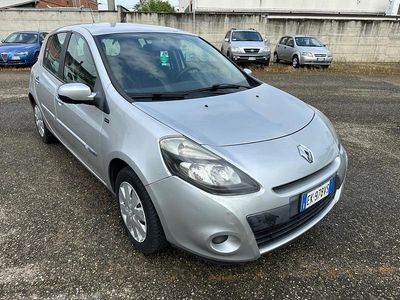 Usata Renault Clio II 75 CV (55 kW) 2011 Argento Berlina