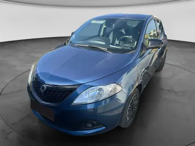 Usata Lancia Ypsilon Silver 70 CV (51 kW) 2023 Blu Utilitaria