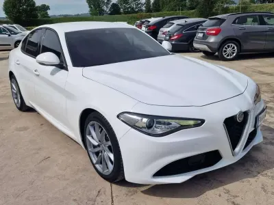 Käytetty Alfa Romeo Giulia 150 HP (110 kW) 2018 Valkoinen Sedan