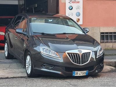 Begagnad Lancia Delta 120 HK (88 kW) 2008 Grå Halvkombi