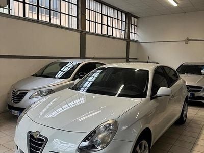 Usata Alfa Romeo Giulietta Distinctive 105 CV (77 kW) 2010 Bianco Utilitaria