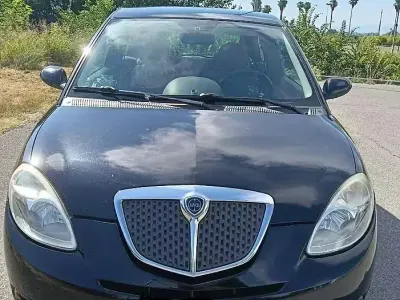 Usata Lancia Ypsilon 90 CV (66 kW) 2007 Nero Utilitaria