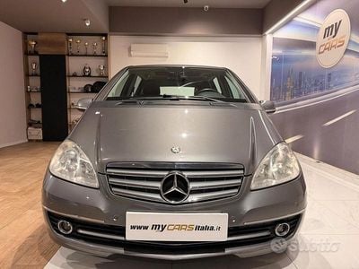 Usata Mercedes A160 Style 82 CV (60 kW) 2012 Grigio Monovolume
