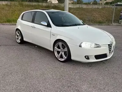 Usata Alfa Romeo 147 120 CV (88 kW) 2009 Bianco Utilitaria