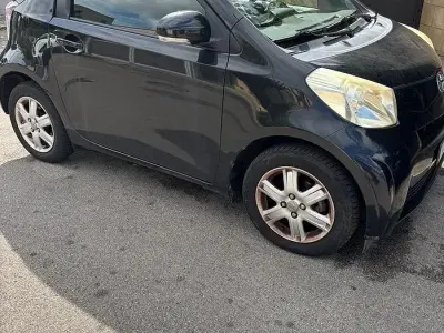 Usata Toyota iQ 68 CV (50 kW) 2009 Nero Utilitaria